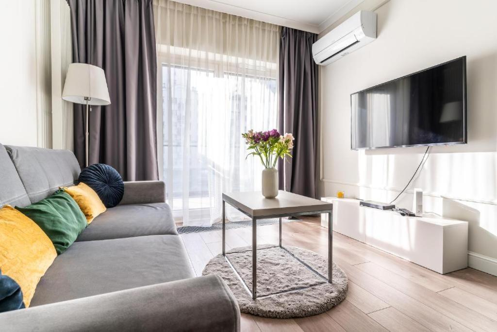 Mennica Residence By Golden Apartments وارسو المظهر الخارجي الصورة